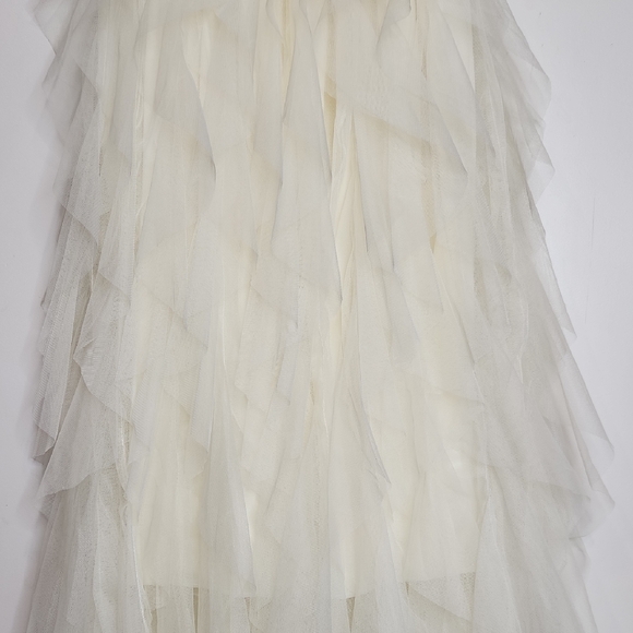 Elegant Cream Layered Skirt - Picture 2 of 5